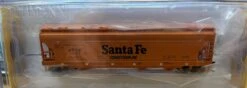 Bachmann 17551 Santa Fe 4 Bay Center Flow Hopper N Scale(Bachmann 17551 Santa Fe 4 Bay Center Flow Hopper N Scale)