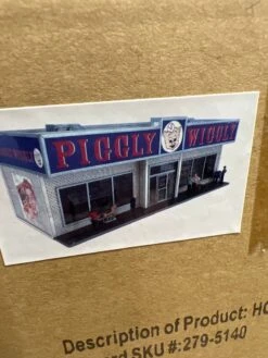Menards 279-5140 Piggly Wiggly Grocery Store Building HO SCALE Limited NEW(Menards 279 5140 Piggly Wiggly Grocery Store Building Ho Scale Limited New)