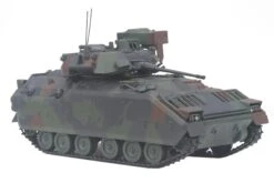 MTH Armour Series 23-10001 M2 Bradley Fighting Vehicle 1:32 Scale O SCALE NEW(Mth 23 10001 Armor Series M2 Bradley Tank Fighting Vehicle) -BRADY’S TRAINS MODELs 23 10001 1