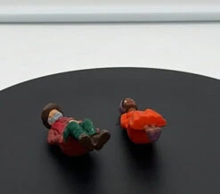 LGB Figure Pack Sitting People Old Man And Woman Of Color (2) G SCALE USED(Lgb Figure Pack Sitting People Old Man And Woman Of Color 2 G Scale Used)