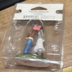 Lemax 92620 Mistletoe Magic FIgurine(Lemax 92620 Mistletoe Magic Figurine) -BRADY’S TRAINS MODELs 2A74078B 8229 4CDB BFDF 565B7B859C3A