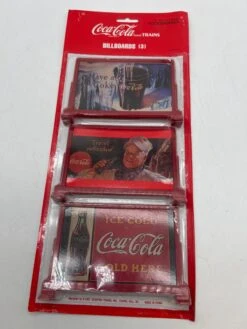 K-Line K-418711 Coca Cola Billboard Set (3) O SCALE NEW(K Line K 418711 Coca Cola Billboard Set 3 O Scale New)