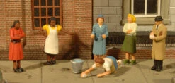 Bachmann 33117 SIDEWALK PEOPLE - HO SCALE NEW(Bachmann 33117 Sidewalk People Ho Scale New)