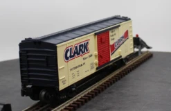 MTH Railking 30-74095 Clark Candy Bar RailKing Box Car O SCALE NEW(Mth Railking 30 74095 Clark Candy Bar Railking Box Car O Scale New 1) -BRADY’S TRAINS MODELs 34895ef4ace23cc73f176c636eab853c
