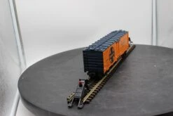 MTH 30-78034 RailKing Santa Fe Modern Reefer Car O Scale Used Excellent(Mth 30 78034 Railking Santa Fe Modern Reefer Car O Scale Used Excellent) -BRADY’S TRAINS MODELs 3d8bc968cef78caa4984d5c6fc36be00