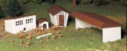 Bachmann Plasticville 45604 FARM OUTBUILDINGS W Animals O SCALE NEW(Bachmann Plasticville 45604 Farm Outbuildings W Animals O Scale New)