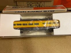 Lionel 6-7210 Union Pacific Aluminum 15" Passenger Diner Car # 7210 O ScaleNEW(Lionel 6 7210 Union Pacific Aluminum 15 Passenger Diner Car 7210 O Scale New)