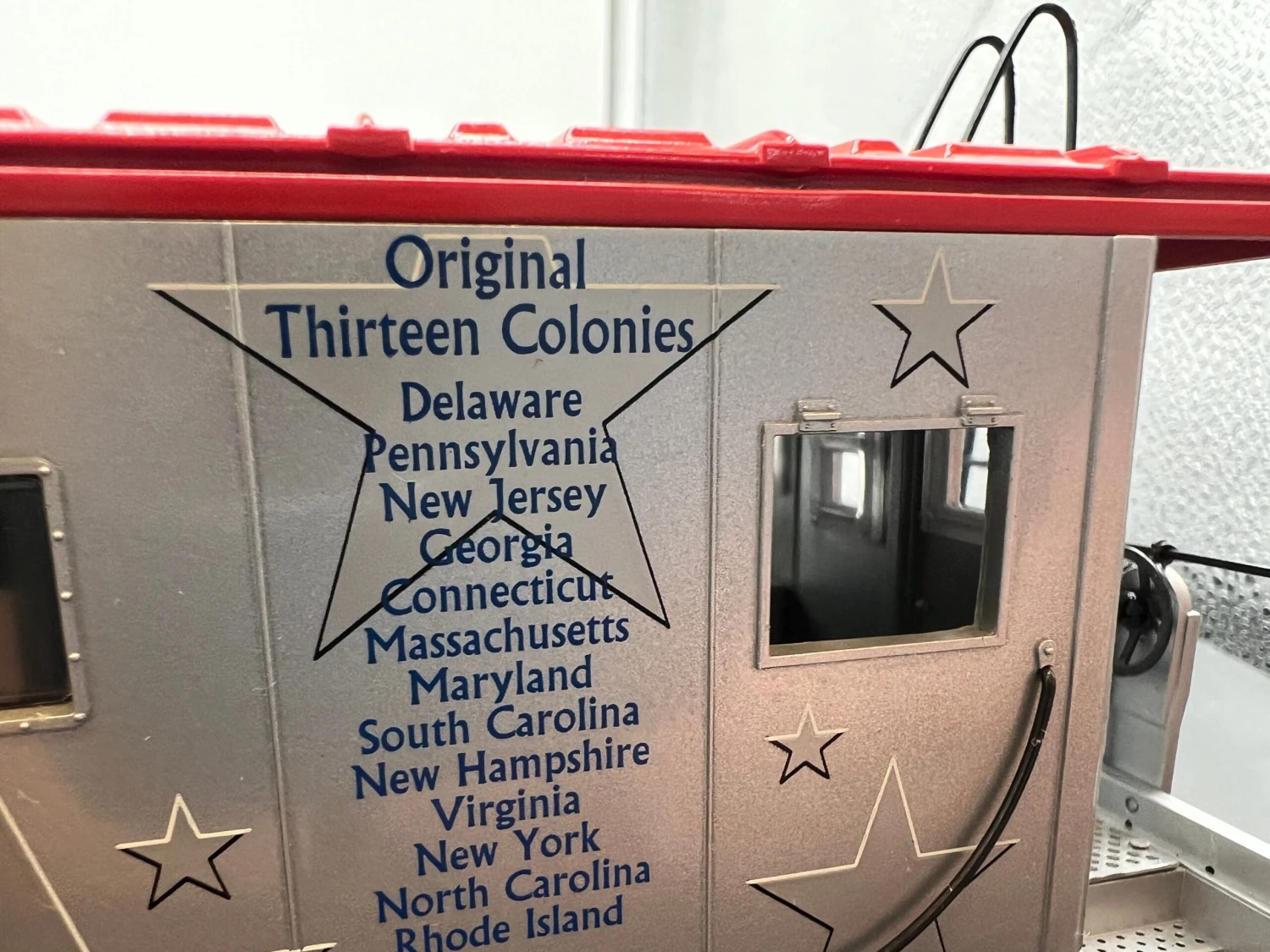 K-Line K613-7471 Spirit Of 76 13 COLONIES SCALE EXTENDED VISION CABOOSE O SCALE Used Excellent AS IS(K Line K613 7471 Spirit Of 76 13 Colonies Scale Extended Vision Caboose O Scale Used Excellent) 8 K-Line K613-7471 Spirit Of 76 13 COLONIES SCALE EXTENDED VISION CABOOSE O SCALE Used Excellent AS IS(K Line K613 7471 Spirit Of 76 13 Colonies Scale Extended Vision Caboose O Scale Used Excellent) - Image 6