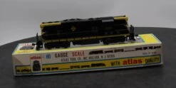 KATO-ATLAS E1220 ERIE 1220 GP DIESEL LOCOMOTIVE HOSCALE Like New(Kato Atlas E1220 Erie 1220 Gp Diesel Locomotive Ho Scale Like New)