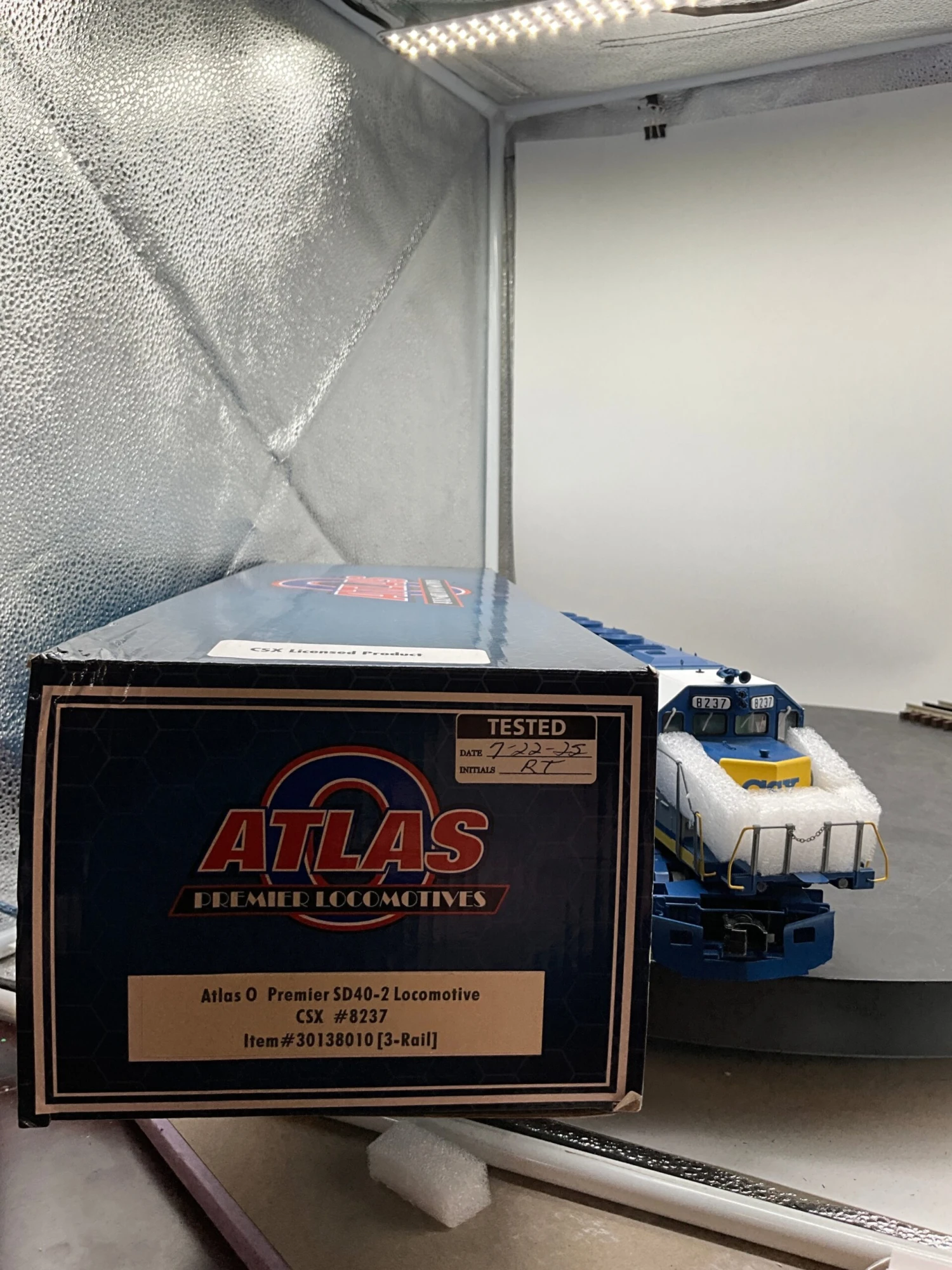 Atlas O Scale Premier CSX 8237 SD40-2 Diesel Locomotive PS.3 #30138010 Used Excellent(Atlas O Scale Premier Csx 8237 Sd40 2 Diesel Locomotive Ps 3 30138010 Used Excellent) 9 Atlas O Scale Premier CSX 8237 SD40-2 Diesel Locomotive PS.3 #30138010 Used Excellent(Atlas O Scale Premier Csx 8237 Sd40 2 Diesel Locomotive Ps 3 30138010 Used Excellent) - Image 7