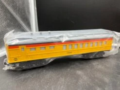 Lionel 6-9586 Chessie System Steam Special Dining Passenger CarO SCALE NEW(Lionel 6 9586 Chessie System Steam Special Dining Passenger Car O Scale New)