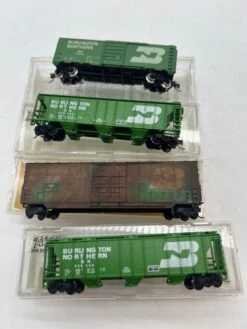 Lot Of 4 Burlington Northern Cars N SCALE Like New(Lot Of 4 Burlington Northern Cars N Scale Like New)