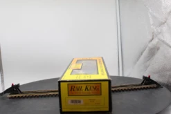 MTH 30-7426 Rail King 1998 Holiday Box Car O SCALE Like New(Mth 30 7426 Rail King 1998 Holiday Box Car O Scale Like New) -BRADY’S TRAINS MODELs 7c60107da39a757fd09e1d3d5b30c901