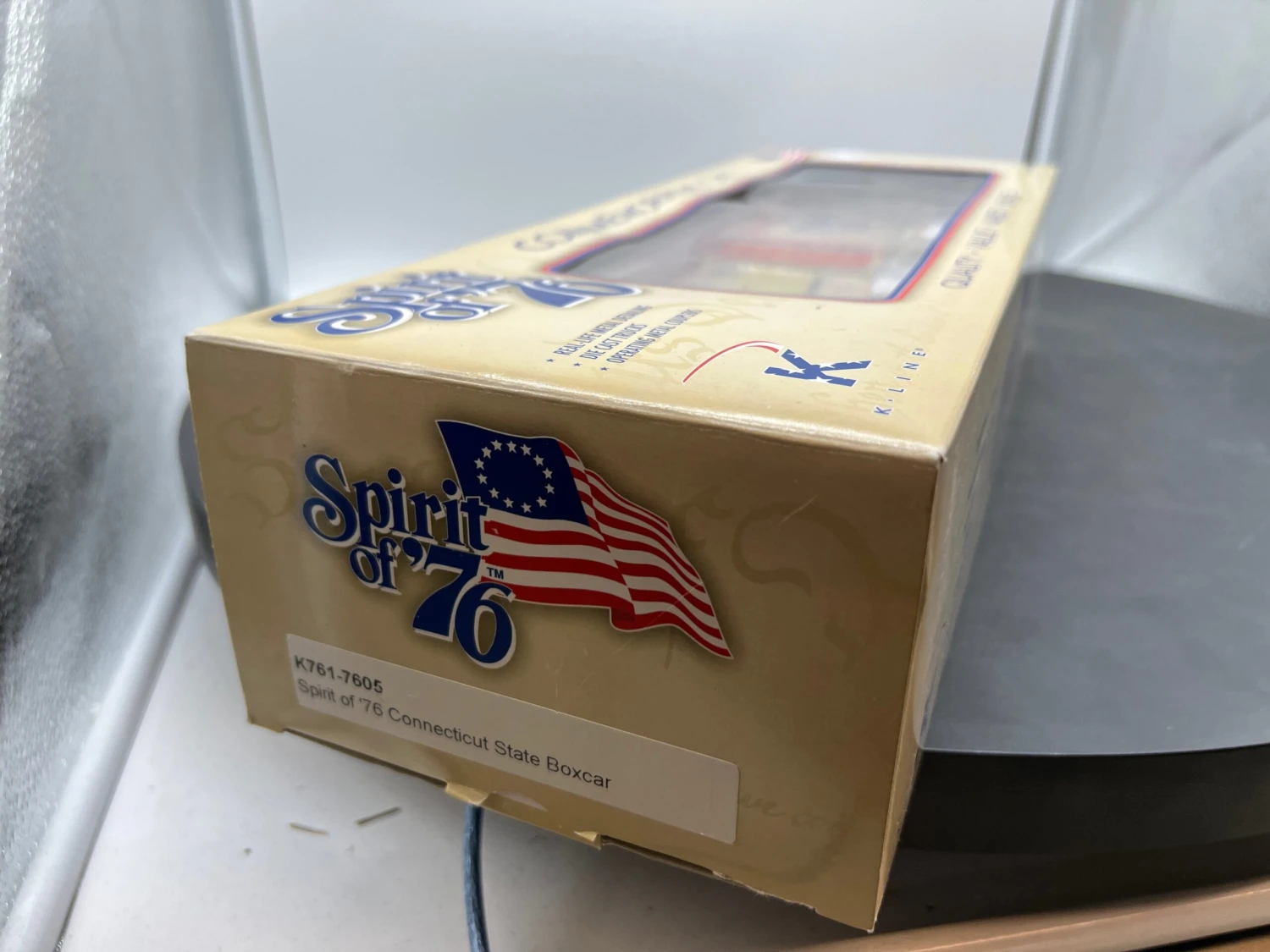 K-Line K761-7605 Spirit Of '76 Connecticut State Boxcar O SCALE Like New(K Line K761 7605 Spirit Of 76 Connecticut State Boxcar O Scale Like New) 6 K-Line K761-7605 Spirit Of '76 Connecticut State Boxcar O SCALE Like New(K Line K761 7605 Spirit Of 76 Connecticut State Boxcar O Scale Like New) - Image 4