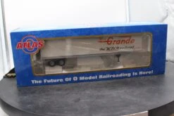 Atlas 8953-1 RIO GRANDE 45' Pines Trailer Separate-Sale #730004 O Scale NEW(Atlas 8953 1 Rio Grande 45 Pines Trailer Separate Sale 730004 O Scale New)
