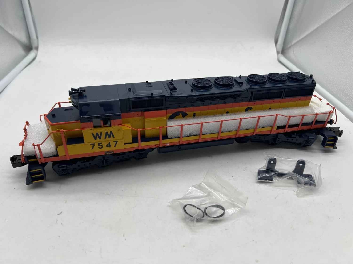 MTH Premier 20-2216-1 Chessie SD40-2 Diesel Engine - Chessie Cab WM 7547 With Proto #2O SCALE. Used Excellent(Mth Premier 20 2216 1 Chessie Sd40 2 Diesel Engine Chessie Cab Wm 7547 With Proto 2 O Scale Used Excellent) 7 MTH Premier 20-2216-1 Chessie SD40-2 Diesel Engine - Chessie Cab WM 7547 With Proto #2O SCALE. Used Excellent(Mth Premier 20 2216 1 Chessie Sd40 2 Diesel Engine Chessie Cab Wm 7547 With Proto 2 O Scale Used Excellent) - Image 5