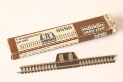 Marklin 8598 Straight Insulating Track SectionZ SCALE (1:220)(Marklin 8598 Straight Insulating Track Section Z Scale 1 220)
