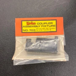 Kadee703 Coupler Assembly Feature HO SCALE(Kadee 703 Coupler Assembly Feature Ho Scale)
