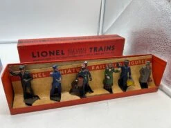LIONEL PREWAR 550 1930S RAILROAD FIGURES (SET OF 6) STANDARD GAUGE Used Excellent Porter Missing One Bag(Lionel Prewar 550 1930s Railroad Figures Set Of 6 Standard Gauge Used Excellent)