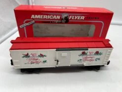 American Flyer By Lionel 6-48314 1992 Christmas Boxcar. S SCALE Like New(American Flyer By Lionel 6 48314 1992 Christmas Boxcar S Scale Like New)