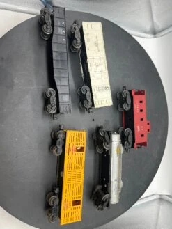 Lionel Postwar/Vintage Assorted Freight Cars Lot Of 5: 6257, 6472, 6462, 6473, 2465 O SCALE Used No Box As Is(Lionel Postwar Vintage Assorted Freight Cars Lot Of 5 6257 6472 6462 6473 2465 O Scale Used No Box)