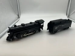 Lionel 6-28648 Disney Mickey's Christmas Express 4-4-2 Steam Engine & Tender O SCALE Like New(Lionel 6 28648 Disney Mickeys Christmas Express 4 4 2 Steam Engine Tender O Scale Like New)