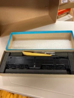 Athearn 3301 PA-1 Pwd Undecorated Engine HO SCALE(Athearn 3301 Pa 1 Pwd Undecorated Engine Ho Scale)