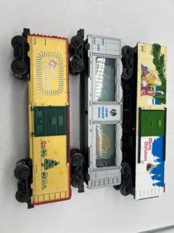 Assorted 3XMAS01 Set Of 3 Christmas Cars Lionel MTH Various Years O SCALE Used Excellent No Box(Assorted 3xmas01 Set Of 3 Christmas Cars Lionel Mth Various Years O Scale Used Excellent No Box) -BRADY’S TRAINS MODELs A0A828B8 AC04 46C4 B136 EC9FEDA8E4E5