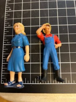 Set Of 2 Figures #003 G SCALE Like New No Box(Set Of 2 Figures 003 G Scale Like New No Box) -BRADY’S TRAINS MODELs A4DB59A0 AB7C 4465 A8C3 A786637BE005