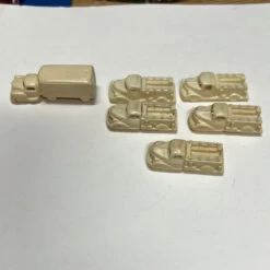 Lot Of 6 1.5-2 In White Plastic Vintage Cars(Lot Of 6 1 5 2 In White Plastic Vintage Cars)