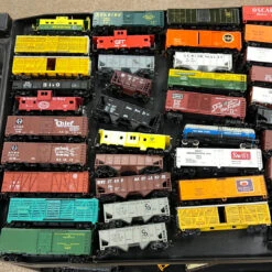 HO Scale Mystery Bag V2-- 3 To 4 Random Freight Cars With Kadee Couplers(Ho Scale Mystery Bag V2 4 Random Freight Cars With Kadee Couplers)