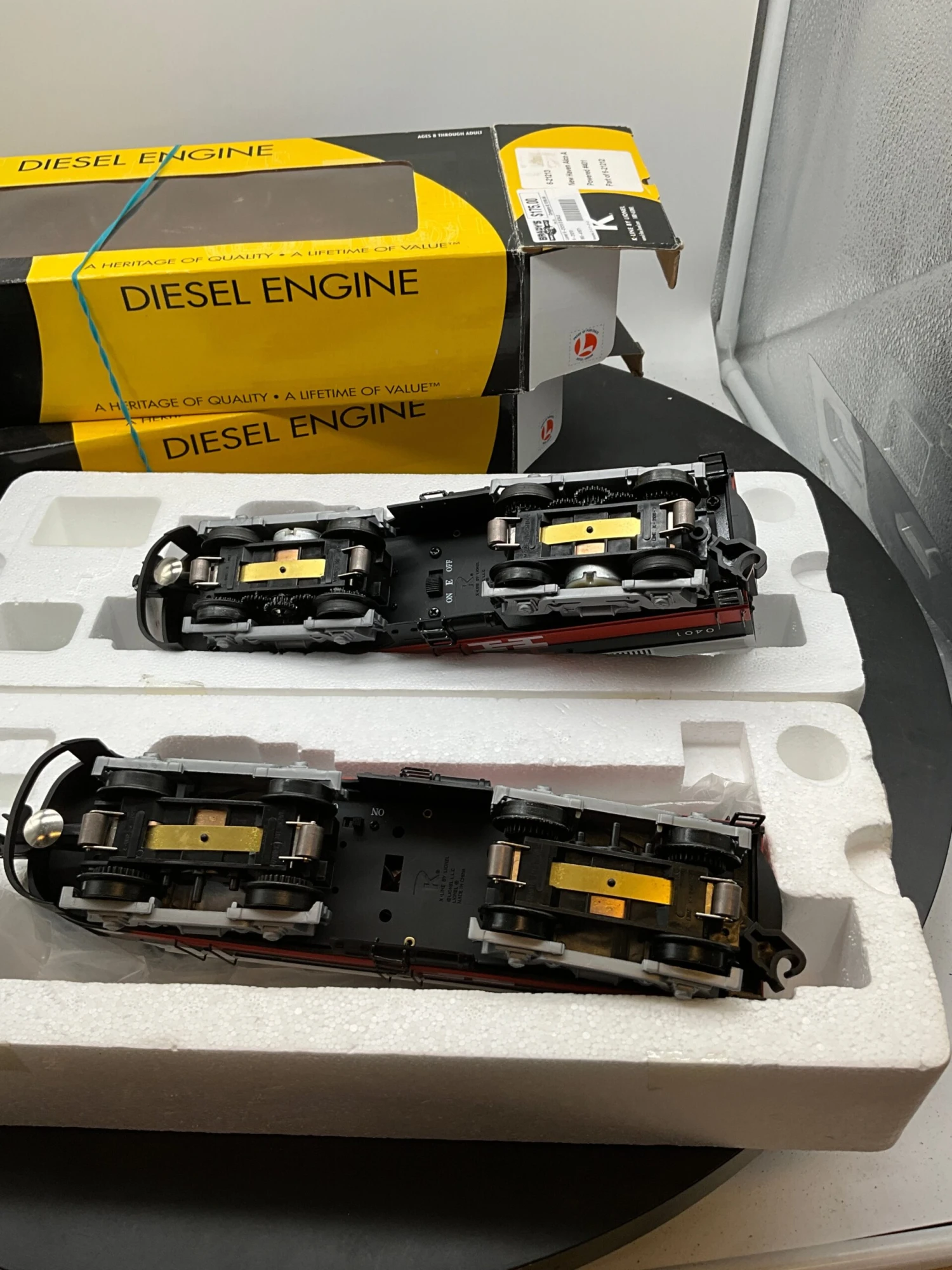 Lionel KLINE 6-21213, 6-21541 New Haven AA Alco A Dummy #403 Diesel Locomotives (Set Of 2) O Scale Like New(Lionel Kline 6 21213 6 21541 New Haven Aa Alco A Dummy 403 Diesel Locomotives Set Of 2 O Scale Like New) 6 Lionel KLINE 6-21213, 6-21541 New Haven AA Alco A Dummy #403 Diesel Locomotives (Set Of 2) O Scale Like New(Lionel Kline 6 21213 6 21541 New Haven Aa Alco A Dummy 403 Diesel Locomotives Set Of 2 O Scale Like New) - Image 4