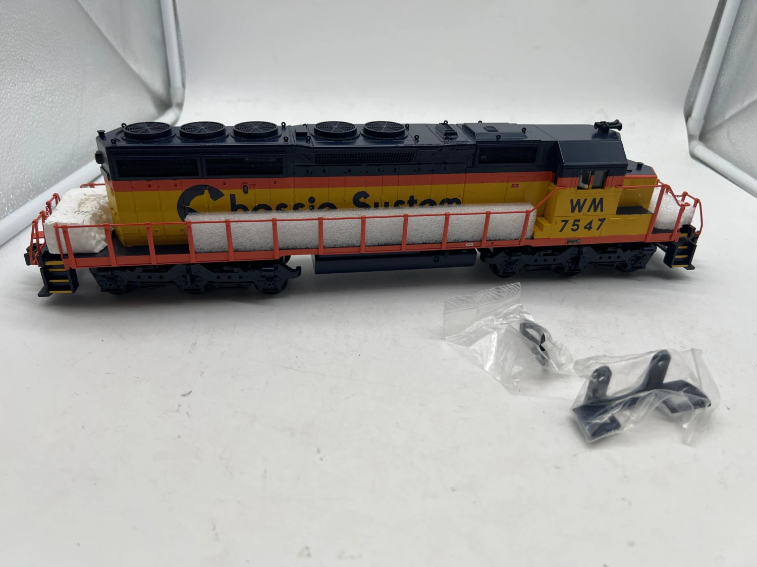 MTH Premier 20-2216-1 Chessie SD40-2 Diesel Engine - Chessie Cab WM 7547 With Proto #2O SCALE. Used Excellent(Mth Premier 20 2216 1 Chessie Sd40 2 Diesel Engine Chessie Cab Wm 7547 With Proto 2 O Scale Used Excellent) 4 MTH Premier 20-2216-1 Chessie SD40-2 Diesel Engine - Chessie Cab WM 7547 With Proto #2O SCALE. Used Excellent(Mth Premier 20 2216 1 Chessie Sd40 2 Diesel Engine Chessie Cab Wm 7547 With Proto 2 O Scale Used Excellent) - Image 2