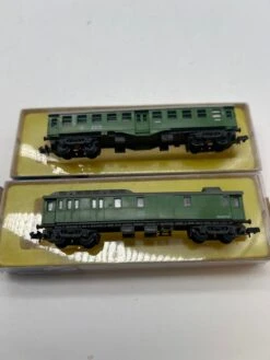 Arnold Rapido Sset Of 2 0314 Passenger Wagon DB German N SCALE Used Excellent(Arnold Rapido Sset Of 2 0314 Passenger Wagon Db German N Scale Used Excellent)