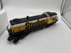 MTH Railking 30-4177-1e NFL - Pittsburgh Steelers RailKing Scale Diesel Locomotivewith Proto-Sound 2.0. O SCALE Like New Damaged Box(Mth Railking 30 4177 1e Nfl Pittsburgh Steelers Railking Scale Rs 3 R T R Deluxe Freight Train Car With Proto Sound 2 0 O Scale Like New Damaged Box) -BRADY’S TRAINS MODELs DC2110D6 7F3D 47E2 A7CF A5F19D07F795
