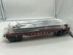 Lionel 6-19456 Post War Celebration 6511 Red Flat Car With Pipes 1999 O SCALE NEW(Lionel 6 19456 Post War Celebration 6511 Red Flat Car With Pipes 1999 O Scale New)