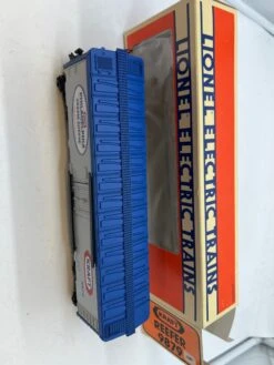 Lionel 9879 Kraft Philadelphia Cream Cheese Billboard Reefer Car O SCALE NEW(Lionel 9879 Kraft Philadelphia Cream Cheese Billboard Reefer Car O Scale New) -BRADY’S TRAINS MODELs E8441988 97CF 48C3 B21C FCA5B8B4A9BE