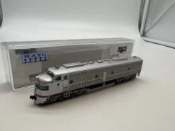 Kato176-5101 BurlingtonCBQDiesel Locomotive E9 9988A N SCALE Like New(Kato 176 5101 Burlington Cbq Diesel Locomotive E9 9988a N Scale Like New)