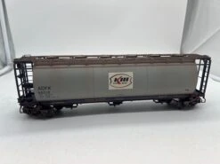 Atlas 6307-1 Kerr McGee Covered Hopper O SCALE Used Excellent Damaged Box Weathered As Is(Atlas 6307 1 Kerr Mcgee Covered Hopper O Scale Used Excellent Damaged Box)