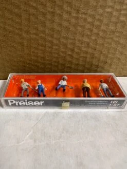 Preiser 10031 HO ScaleTrack Workers Set Of 5 FiguresSZ(Preiser 10031 Ho Scale Track Workers Set Of 5 Figures Sz) -BRADY’S TRAINS MODELs IMG 2220 1