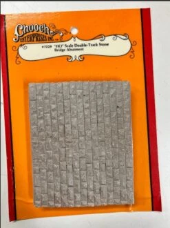 Chooch Enterprises 7028 Double Track Stone Abutment HO SCALE(Chooch Enterprises 7028 Double Track Stone Abutment)