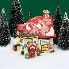 Department 56 North Pole Series 56.56400 Custom Stitchers(Department 56 North Pole Series 56 56400 Custom Stitchers)