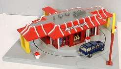 MTH 30-9114 Operating McDonalds Restaurant O Scale Limited Rare(Mth 30 9114 Operating Mcdonalds Restaurant O Scale Limited Rare)
