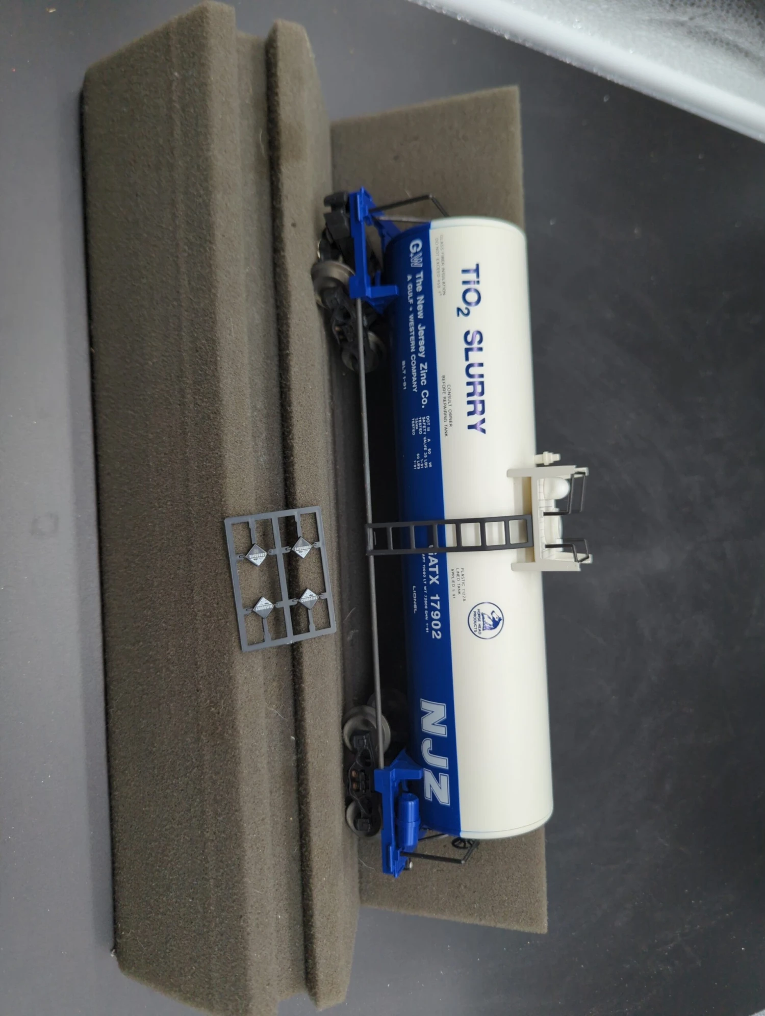 Lionel 6-17902 New Jersey Zink Co. Uni-body Tank Car O SCALE Like New(Lionel 6 17902 New Jersey Zink Co Uni Body Tank Car O Scale Like New) 3 Lionel 6-17902 New Jersey Zink Co. Uni-body Tank Car O SCALE Like New(Lionel 6 17902 New Jersey Zink Co Uni Body Tank Car O Scale Like New)