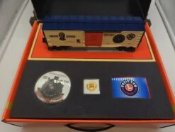 Lionel 6-19991 O Gauge 2000 Lionel Railroader Club Gold Member Box Set 9700 Car O SCALE NEW(Lionel 6 19991 O Gauge 2000 Lionel Railroader Club Gold Member Box Set 9700 Car O Scale New)