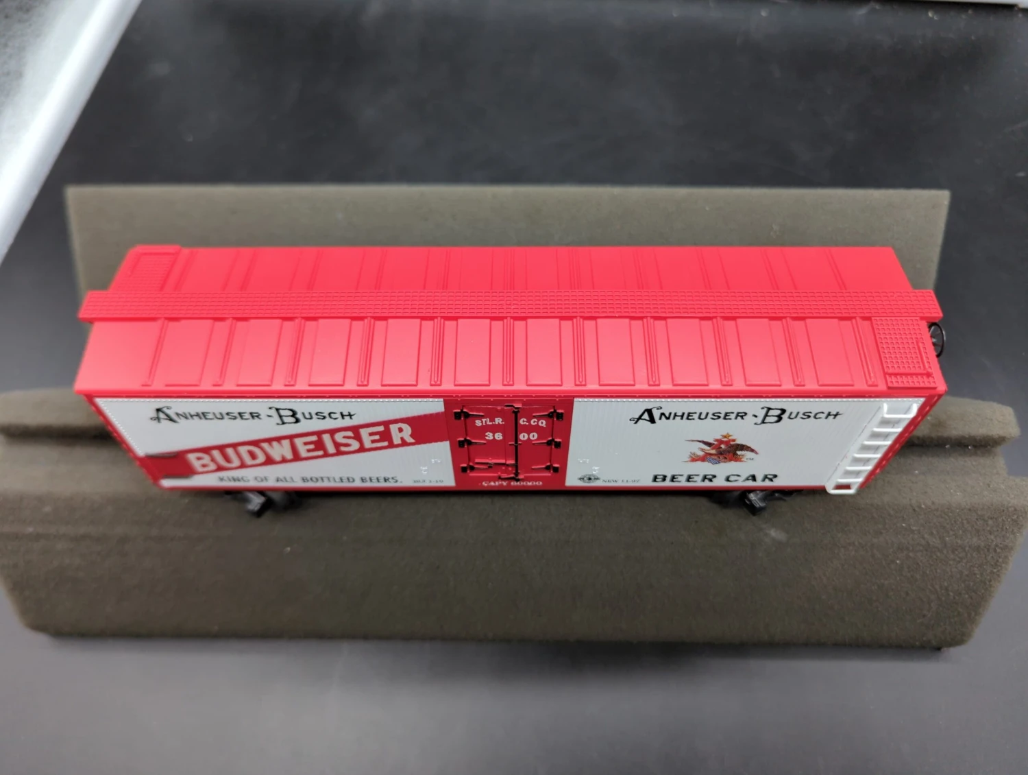 K-Line K642-5603 Anheuser Busch Beer Reefer Car BLT 1-10 O SCALE Like New(K Line K642 5603 Anheuser Busch Beer Reefer Car Blt 1 10 O Scale Like New) 4 K-Line K642-5603 Anheuser Busch Beer Reefer Car BLT 1-10 O SCALE Like New(K Line K642 5603 Anheuser Busch Beer Reefer Car Blt 1 10 O Scale Like New) - Image 2