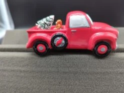 Department 56 5454-2 The Original Snow Village "Pick Up And Delivery" Hand Painted Ceramic Accessory Like New(Department 56 5454 2 The Original Snow Village Pick Up And Delivery Handpainter Ceramic Accessory Like New)