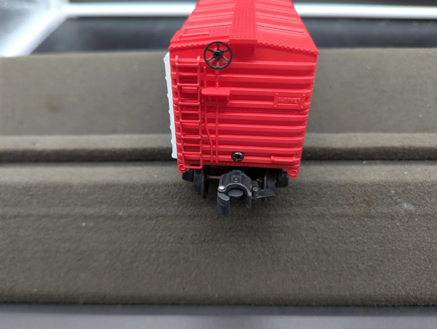 K-Line K642-5603 Anheuser Busch Beer Reefer Car BLT 1-10 O SCALE Like New(K Line K642 5603 Anheuser Busch Beer Reefer Car Blt 1 10 O Scale Like New) 5 K-Line K642-5603 Anheuser Busch Beer Reefer Car BLT 1-10 O SCALE Like New(K Line K642 5603 Anheuser Busch Beer Reefer Car Blt 1 10 O Scale Like New) - Image 3