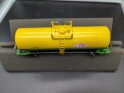 MTH Railking 30-73555 DuPont Modern Tank Car DUPX#6966. O SCALE Like New(Mth Railking 30 73555 Dupont Modern Tank Car Dupx 6966 O Scale Like New) -BRADY’S TRAINS MODELs rn image picker lib temp 3e9929c6 33db 429c bc80 cdf6fe037b27