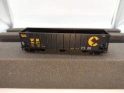 Bowser 40703 Chessie Ststem WM 100 Ton Hopper HO Scale Like New(Bowser 40703 Chessie Ststem Wm 100 Ton Hopper Ho Scale Like New)